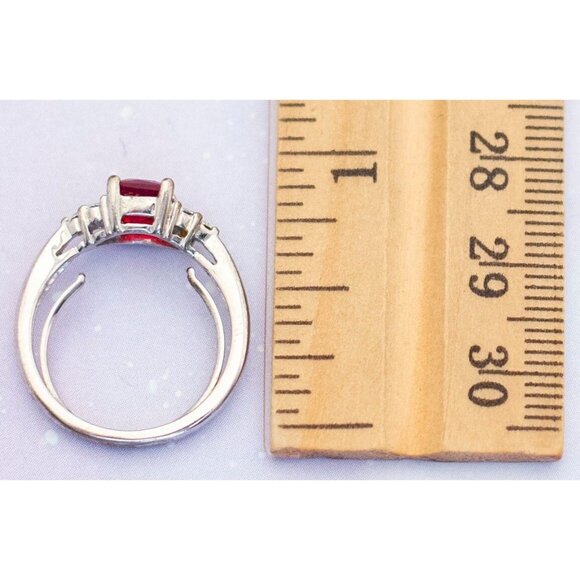 Vintage Scarlet Jewel Ring | Silver Tone Ring | Size 6 | Avon | J13 - Picture 3 of 3